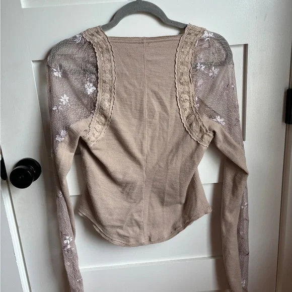 Free people top XL - Picture 3 of 3